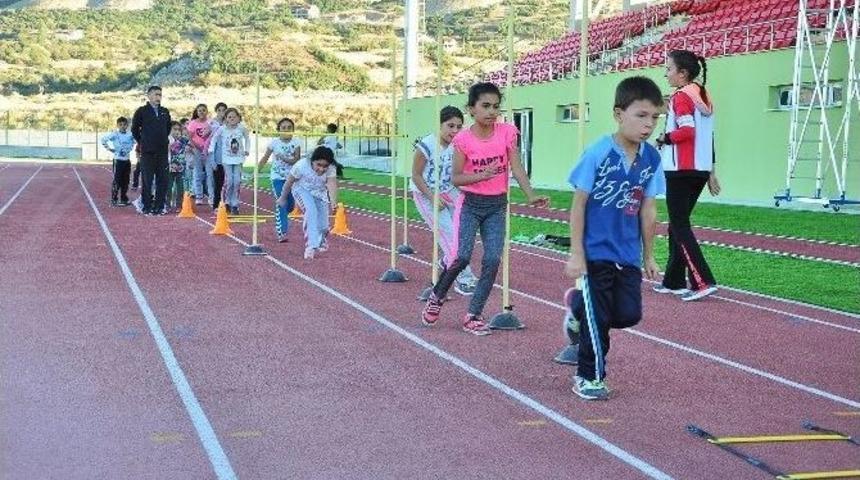 Isparta&rsquo;ya Uluslararası Standartlara Uygun Atletizm Sahası
