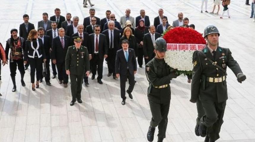 Ankaralılar Derneği, Anıtkabir&rsquo;i Ziyaret Etti