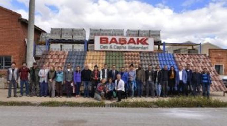 Sempozyum Sanat&ccedil;ıları Başak Kiremit&rsquo;i Ziyaret Etti