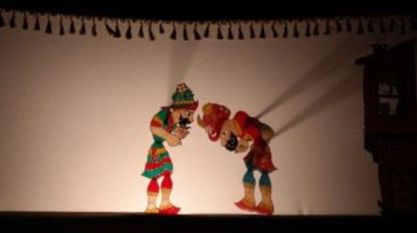 Karag&ouml;z 3 Bin Kişiyle Buluştu