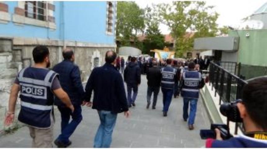 K&uuml;tahya&rsquo;daki Fet&ouml; Operasyonunda Adliyeye Sevk Edilen 11 İş Adamından 3&rsquo;&uuml; Tutuklandı