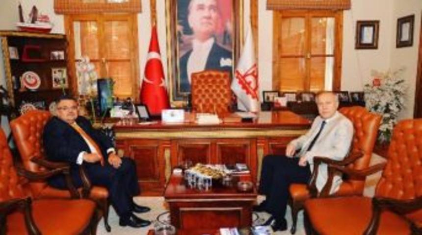 Bilecik İl Emniyet M&uuml;d&uuml;r&uuml; Namal&rsquo;dan Başkan Yağcı&rsquo;ya Taziye Ziyareti