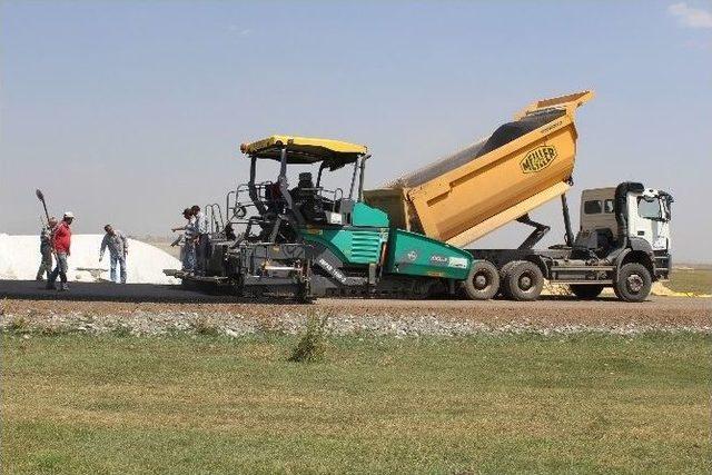 Ağrı Özel İdaresinden Yol Asfaltlama Çalışması