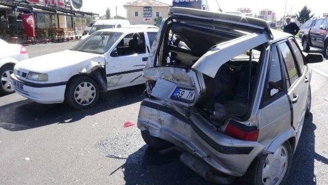 Aksaray’da Zincirleme Trafik Kazası: 4 Yaralı