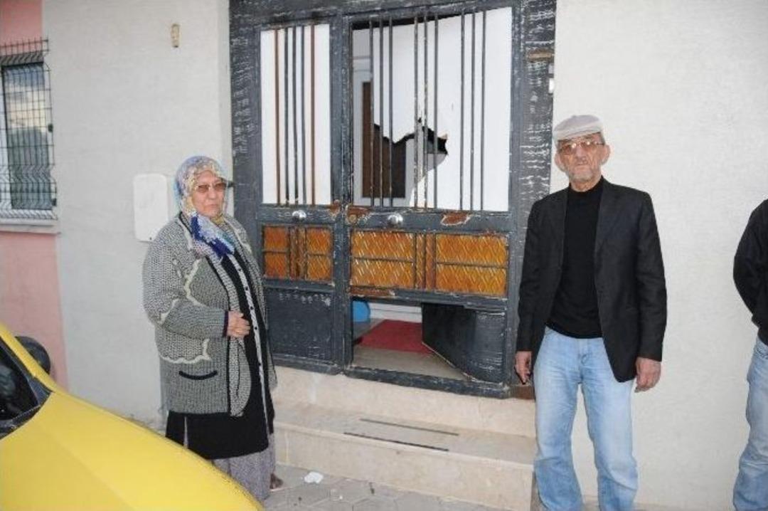 Mahallede Bı&ccedil;aklı Ve Baltalı Saldırgan Kabusu