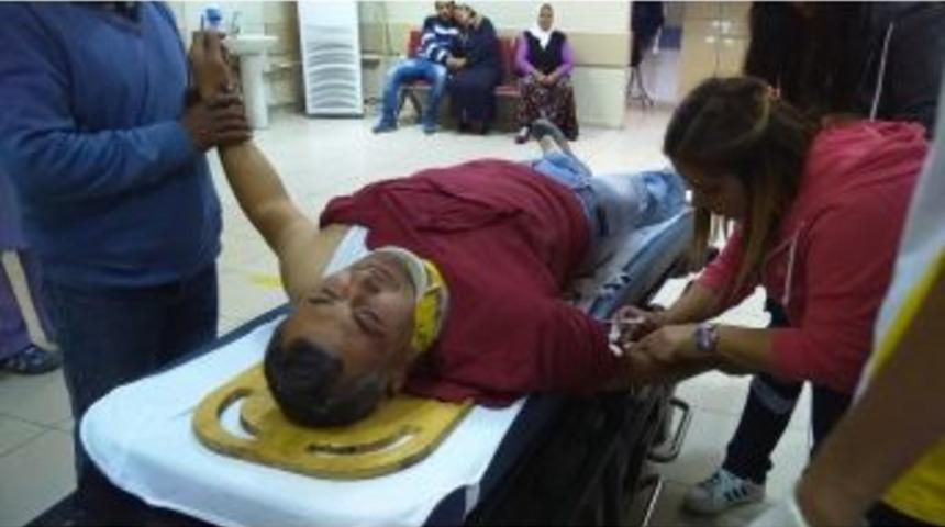 Evinin &Ccedil;atısını Onarırken D&uuml;ş&uuml;p Yaralandı