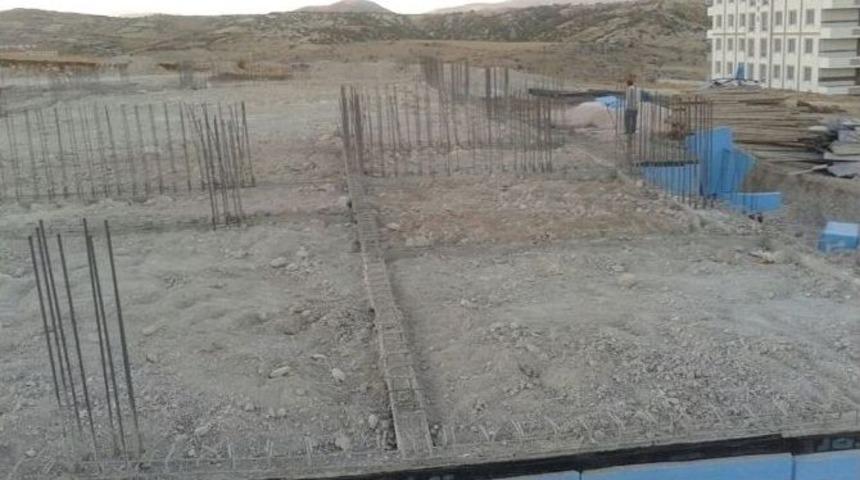 Besni Gen&ccedil;lik Merkezi İnşaatı Başladı