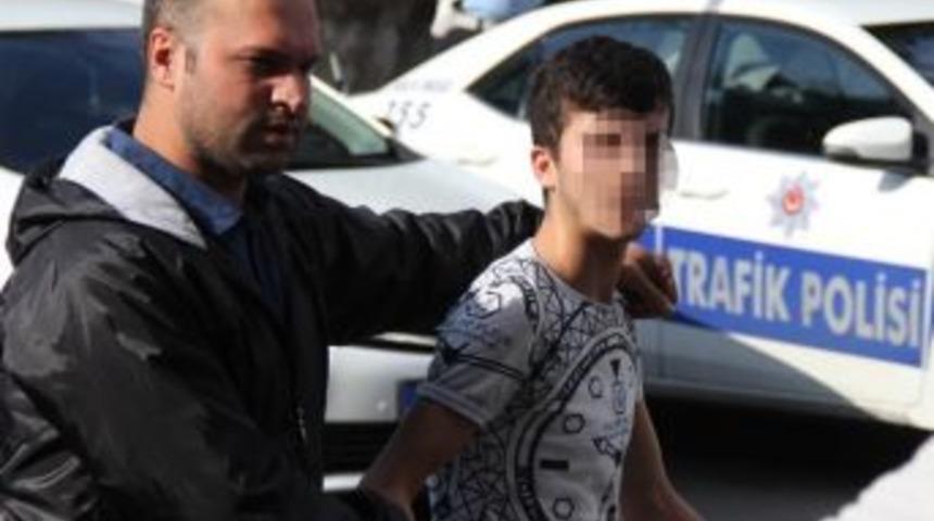 Park Halindeki Otomobili Kundaklayan Gen&ccedil; Tutuklandı