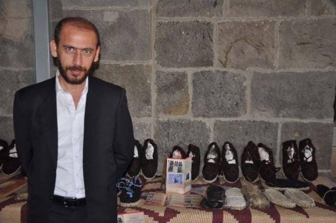 Tarihi Binada Sergi A&ccedil;ılışı