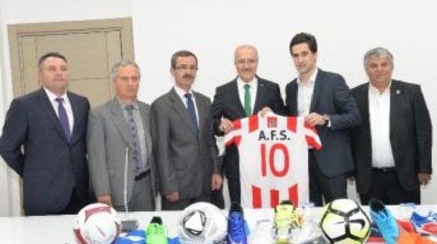 Altıeyl&uuml;l&rsquo;den Spor Kul&uuml;plerine Destek
