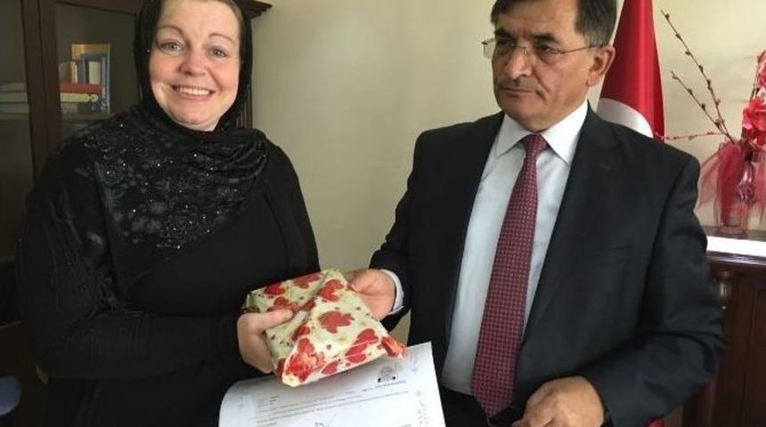 İsko&ccedil; Kadın İslamiyeti Se&ccedil;ti