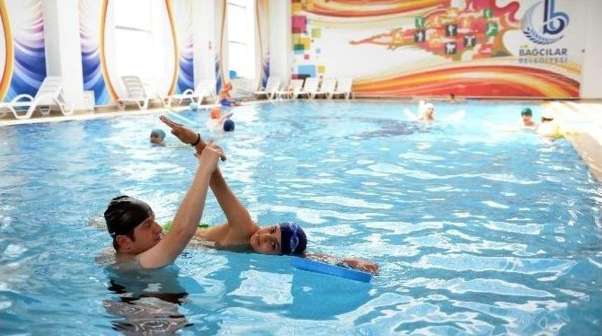 Bağcılar&rsquo;da Her &Ouml;ğrenci Y&uuml;zme &Ouml;ğrenecek