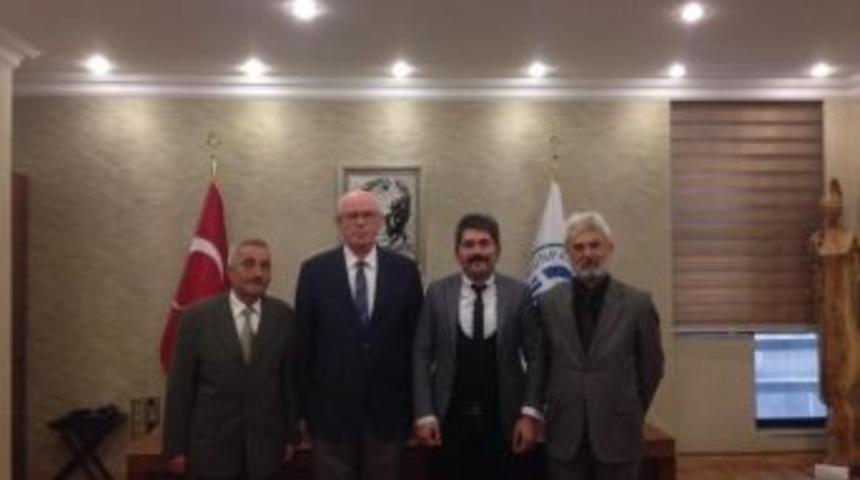 Anadolu K&uuml;lt&uuml;r Ve Dayanışma Derneğinden Kazım Kurt&rsquo;a Ziyaret