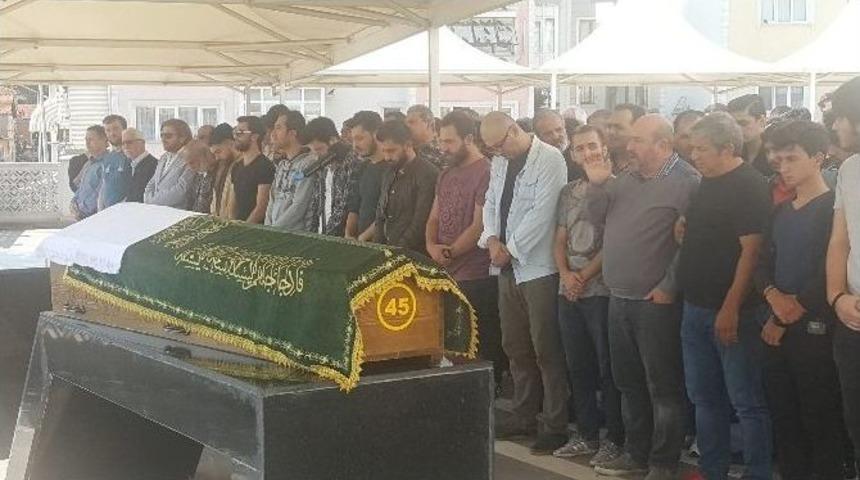 Kazada Hayatını Kaybeden &Uuml;niversiteli Gen&ccedil;ler Toprağa Verildi