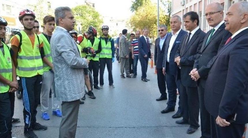 Darbe Girişimi Şehidi İ&ccedil;in Bisiklet Korteji