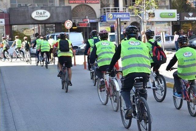 Darbe Girişimi Şehidi İçin Bisiklet Korteji