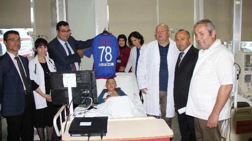 B&ouml;brek Hastası Gence Playstation&rsquo;lı Moral