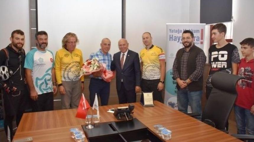 Tebis Bisiklet Sporuna Katkılarından Dolayı Başkan Eşkinat&rsquo;a Plaket Verdi