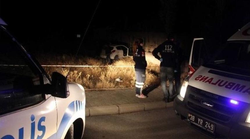 Kendini Bı&ccedil;aklayan Adamı Domdom Kurşunu İle &Ouml;ld&uuml;rd&uuml;