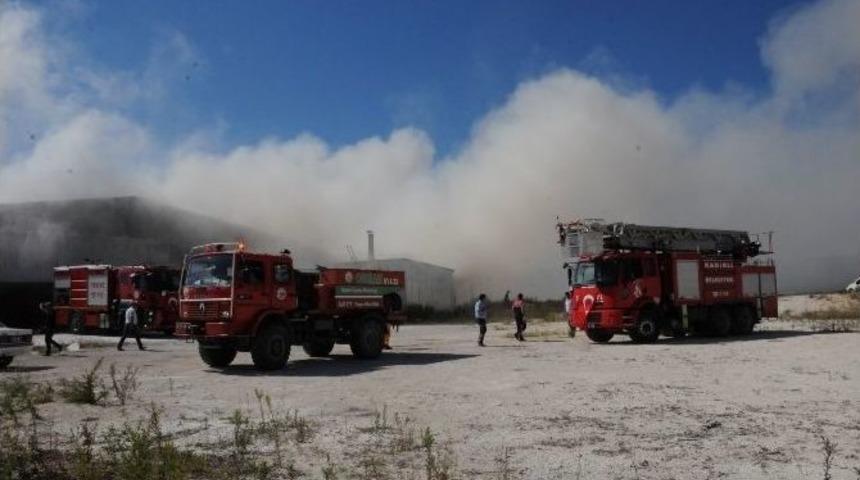 Osmaniye&rsquo;de Fabrika Yangını