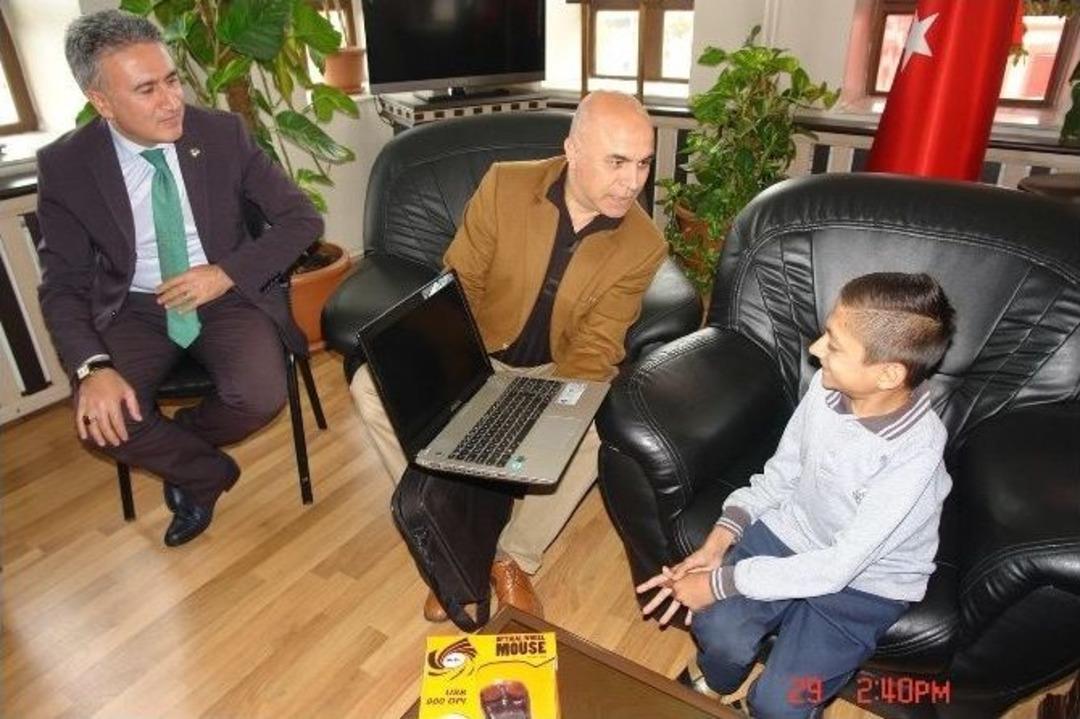 Ali Korkut, Engelli Bir &Ccedil;ocuğun Kalbini Yaptı