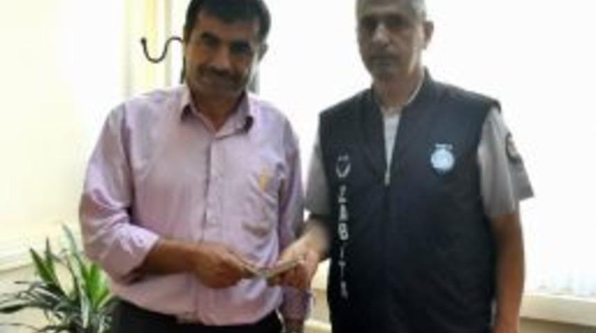 Para Dolu C&uuml;zdan Bulan Vatandaştan &Ouml;rnek Davranış