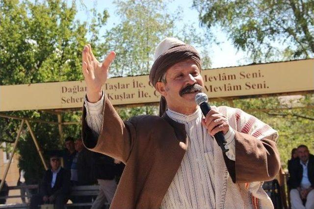 Yunus Emre Aksaray’daki Anıt Mezarı Başında Anıldı