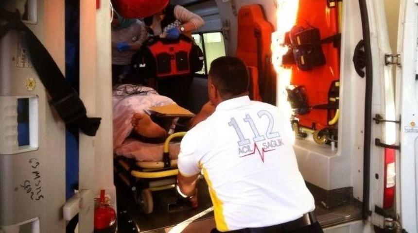 Tır&rsquo;la &Ccedil;arpışan Motosikletin S&uuml;r&uuml;c&uuml;s&uuml; Ağır Yaralandı