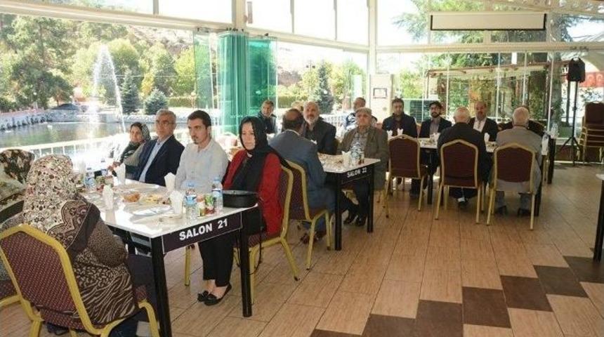 Başkan Acar Dinar Depreminde Hayatını Kaybedenlerin Ailelerini Unutmadı