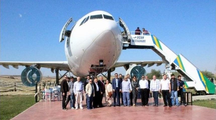 U&ccedil;ak Restoran&rsquo;ın Sahibi Yurdanur, Ttso&rsquo;ya Adaylığını A&ccedil;ıkladı