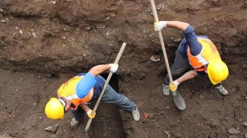 Erzurum&rsquo;da Kazı &Ccedil;alışmasında Osmanlı D&ouml;neminden Kalma Su Kanalları Ortaya &Ccedil;ıktı