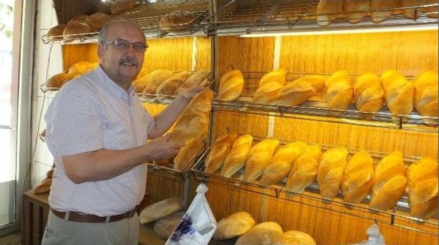 Askıda Ekmek Uygulaması İhtiya&ccedil; Sahiplerinin Y&uuml;z&uuml;n&uuml; G&uuml;ld&uuml;r&uuml;yor