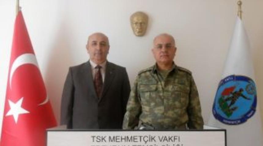 T&uuml;mgeneral &Ouml;zoğlu, Tsk Mehmet&ccedil;ik Vakfı Erzurum Temsilciliği&rsquo;ni Ziyaret Etti