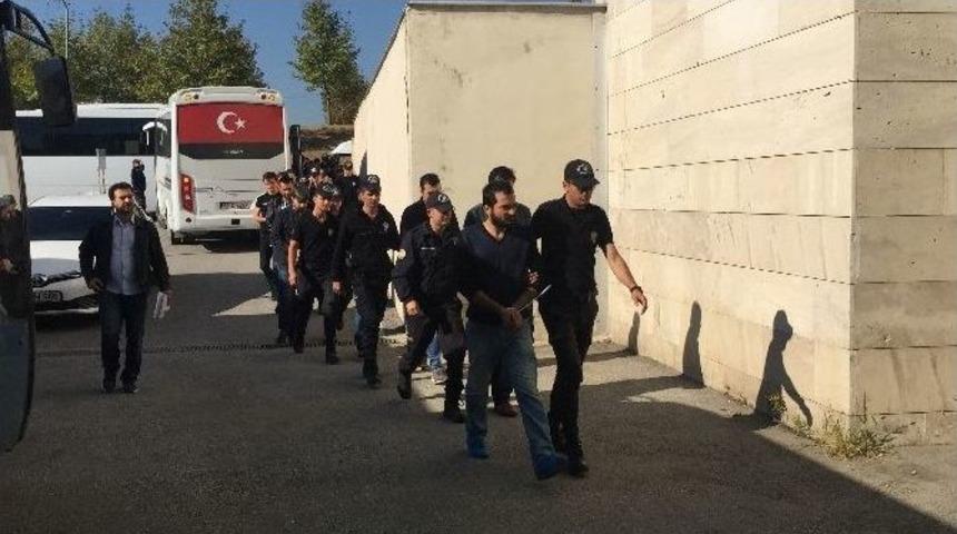 Sakarya İl Emniyet M&uuml;d&uuml;rl&uuml;ğ&uuml;nde G&ouml;revli 30 Polis Adliyeye Sevk Edildi