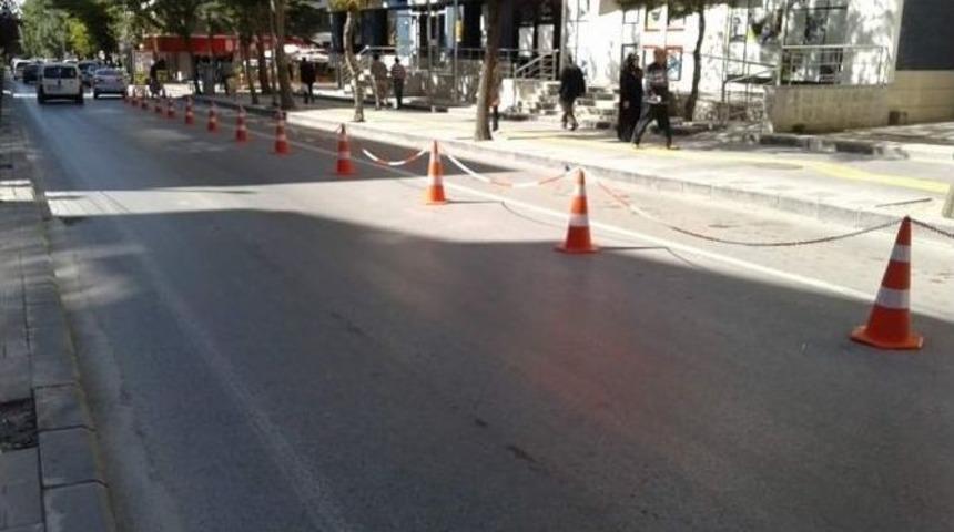 Emniyetin Karşısındaki Park Alanı Tedbir Ama&ccedil;lı Ara&ccedil; Trafiğine Kapatıldı