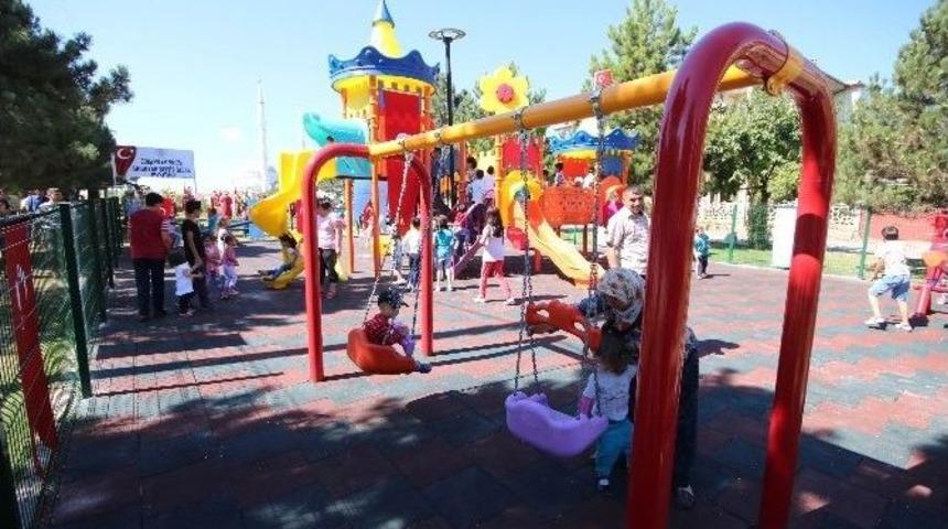 Beyşehir&rsquo;de Parklar Yeni Y&uuml;z&uuml;yle Misafirlerini Ağırlıyor