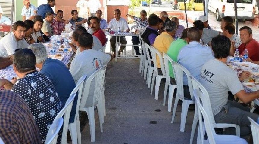 Asfalt İş&ccedil;ilerine Teşekk&uuml;r Yemeği