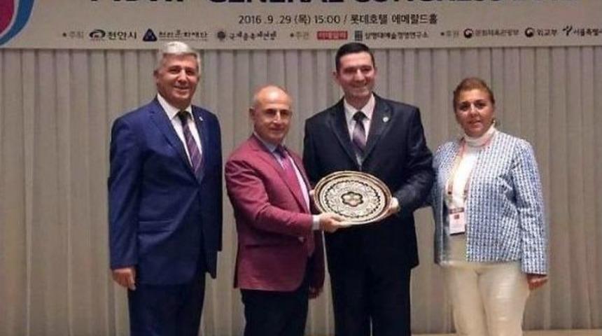 B&uuml;y&uuml;k&ccedil;ekmece &Ouml;d&uuml;le Doymuyor