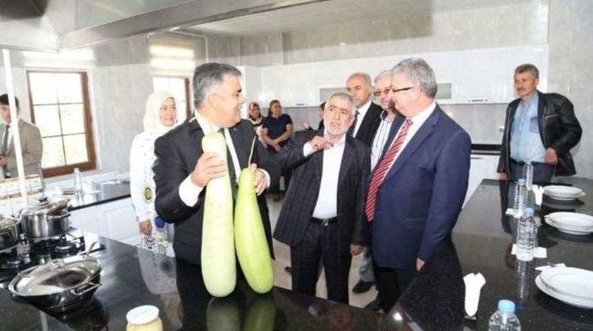 Ereğli&rsquo;de Uzun Kabak Yemeği Yarıştı