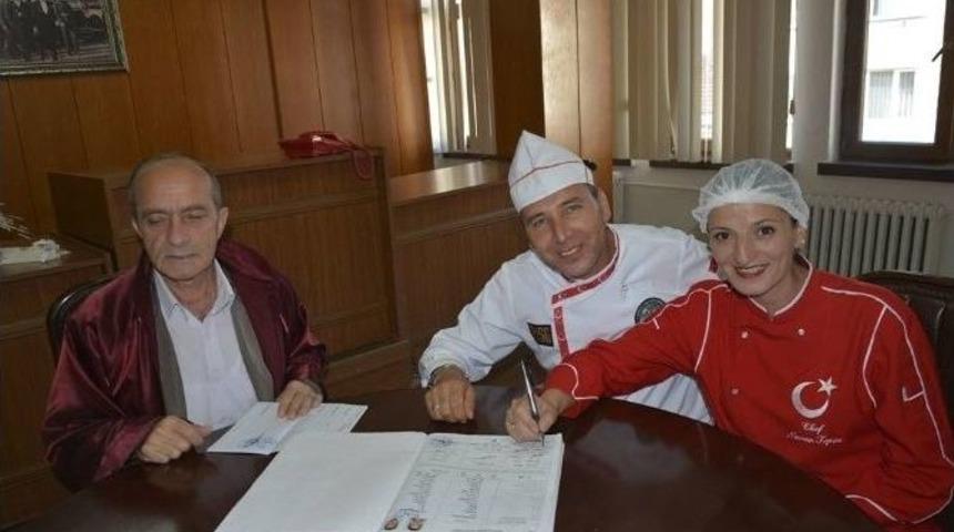 Meslek Aşkı Nikah Masasında