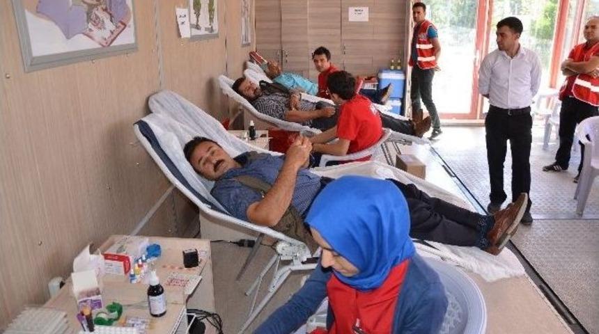 Siverek&rsquo;te Kan Bağışı Kampanyasına Yoğun İlgi