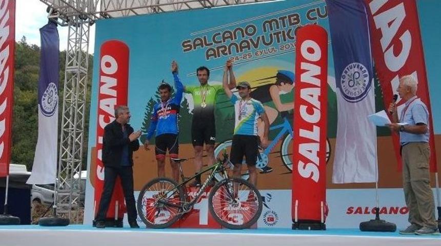 Nil&uuml;ferli Bisiklet&ccedil;ilerin İstanbul Zaferi