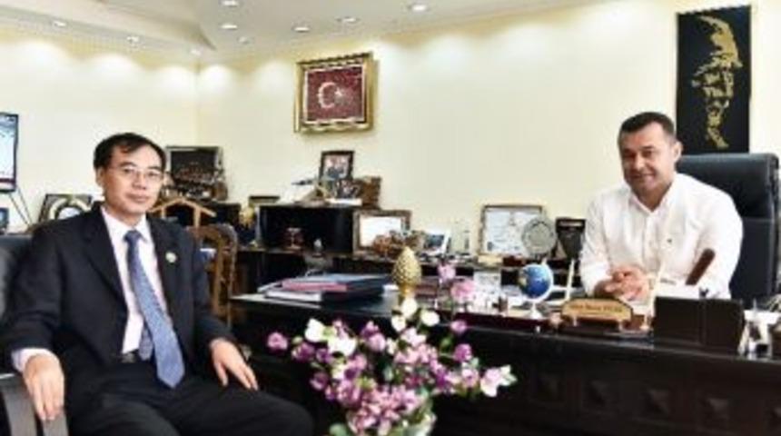 Başkan Y&uuml;cel, Başkonsolos Liu&rsquo;ya Alanya&rsquo;yı Tanıttı