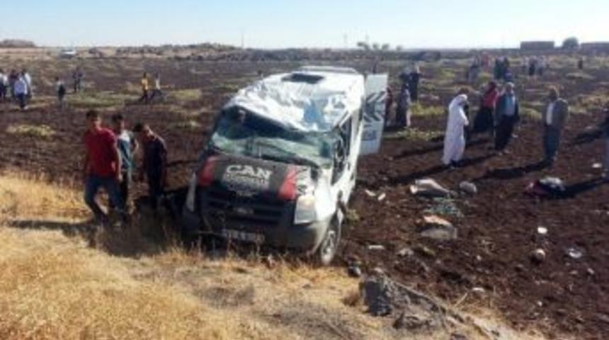 &Ouml;ğrenci Servisi Kaza Yaptı