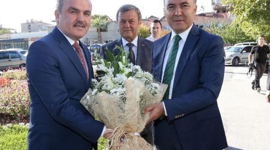 Vali Altıparmak&rsquo;tan Başkan G&uuml;rlesin&rsquo;e Ziyaret