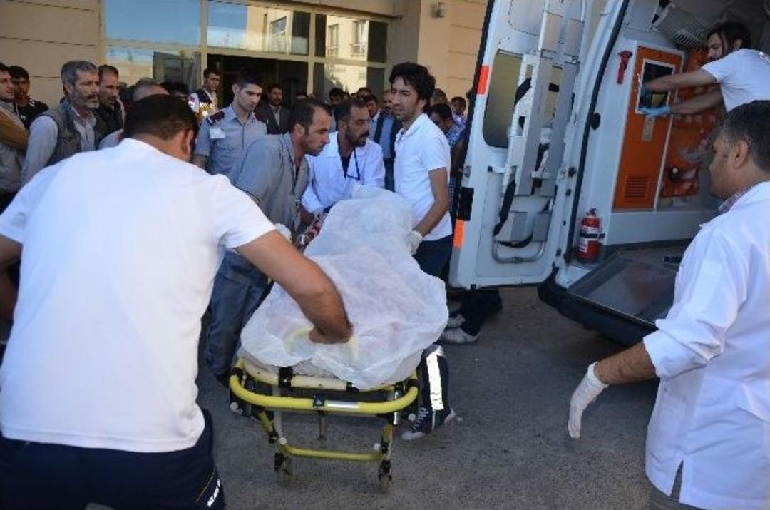 &Ouml;ğrenci Servisi Takla Attı: 1 &Ouml;l&uuml;, 19 Yaralı