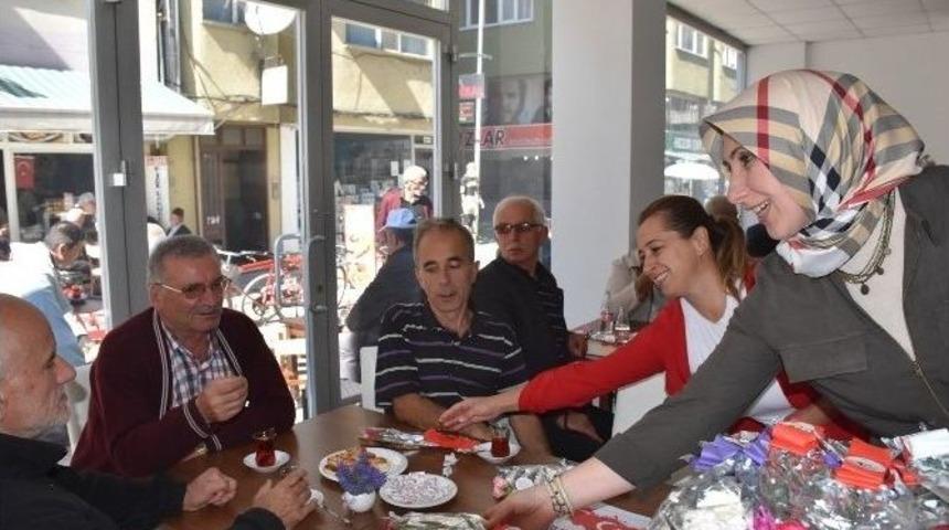 Yaşlılar G&uuml;n&uuml; Yaşam Merkezinde Kutlandı