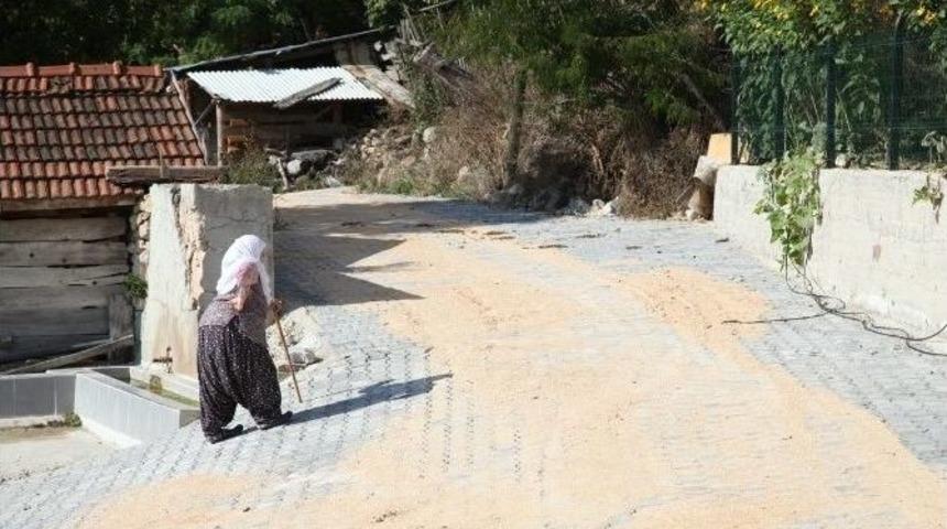 Odunpazarı Belediyesi Demirli&rsquo;nin Yollarını Yeniledi