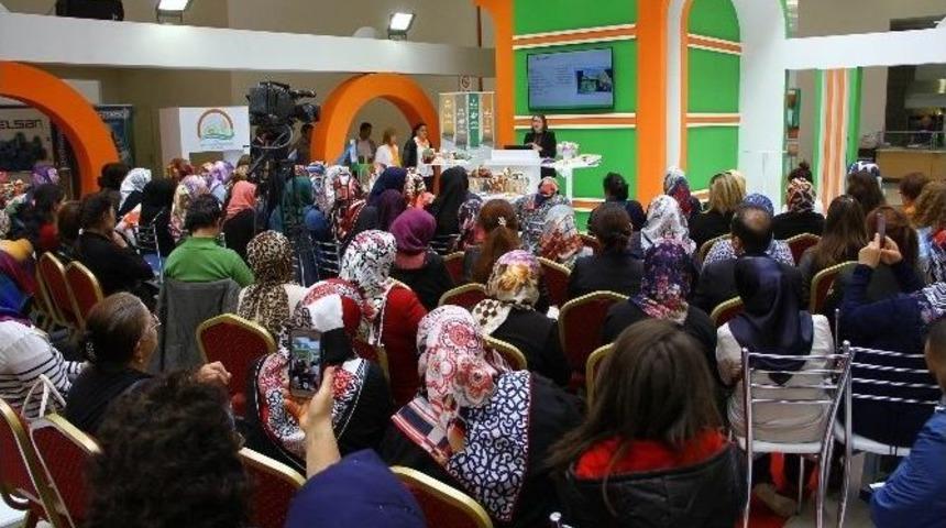 300 Çiftçi Kadına Konferans