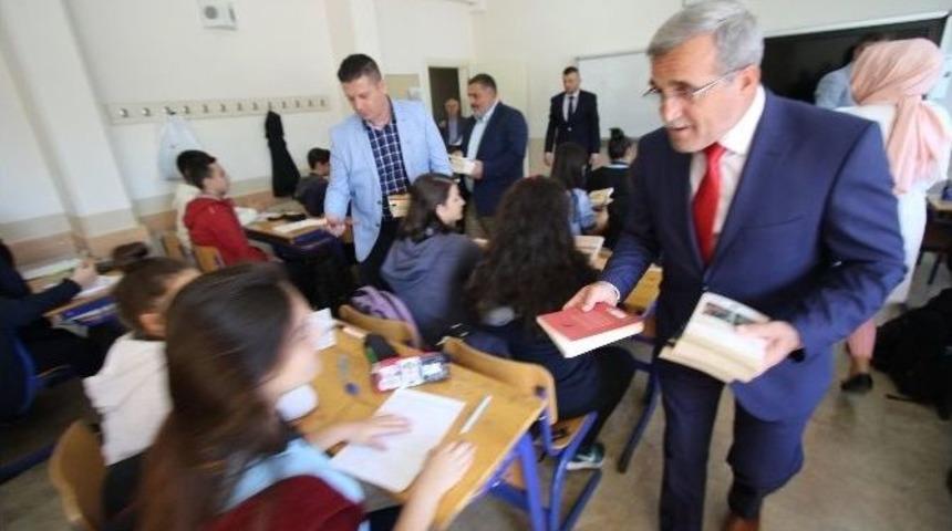 Başkan Akcan Okul Ziyaretlerine Devam Ediyor